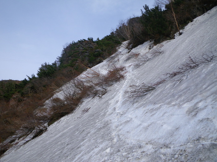 蔵王・ひよどり越えからの熊野岳東面滑降 ～ ２０１４年４月２９日_f0170180_1425174.jpg