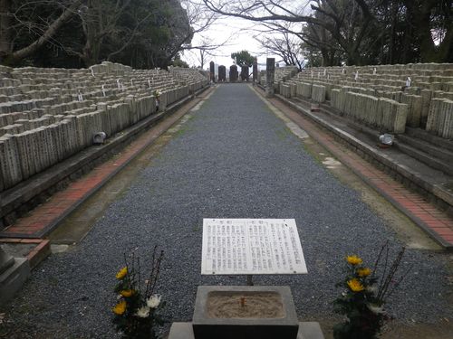 広島という町を設計する-17　墓地と遊里_d0089494_0485782.jpg
