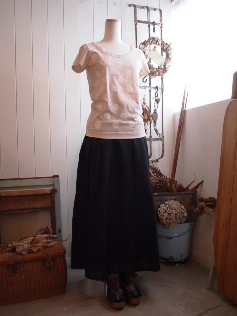 かごとラックとスカート・・・&休日。_a0164280_1422754.jpg