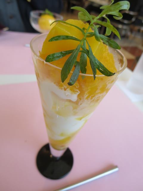【タカノフルーツパーラー新宿本店で3種マンゴーのフルーツコースagain】_c0042960_19263449.jpg