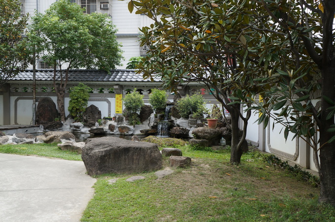 e0241093_1044389.jpg