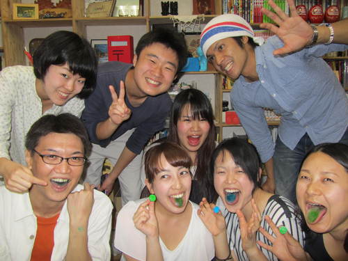 GWキャンプの送り出し!夜は事務所で駄菓子パーティ♪_a0080406_21203188.jpg