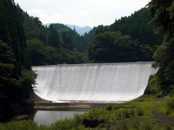 竹田市の美しいダム、白水溜池堰堤_d0116009_9303512.jpg