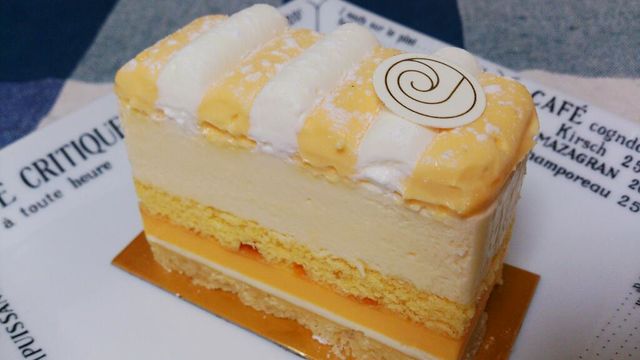 パティスリーリョーコのケーキ　その１_c0317717_22413134.jpg