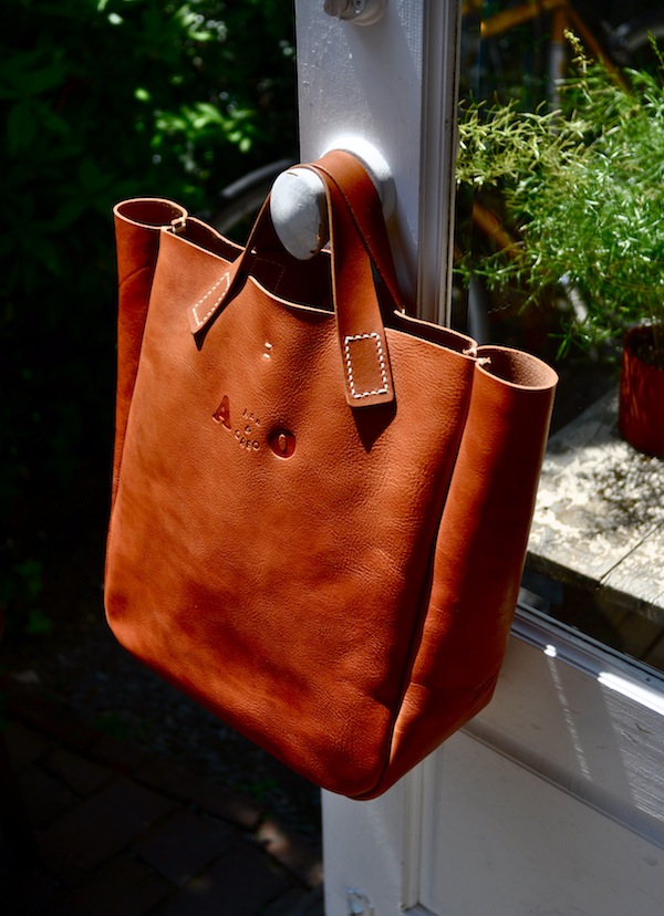 leather tote_b0172633_2013577.jpg