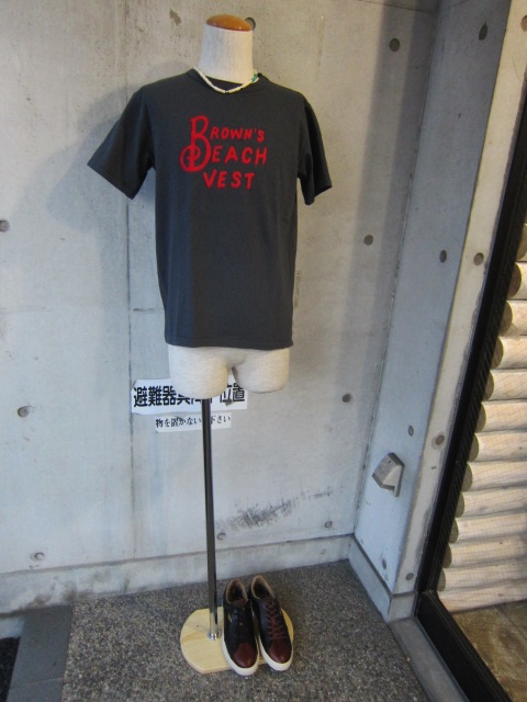 BROWN\'S BEACH VEST ・・・ 限定ロゴ TEE です!最高です!!_d0152280_1021832.jpg