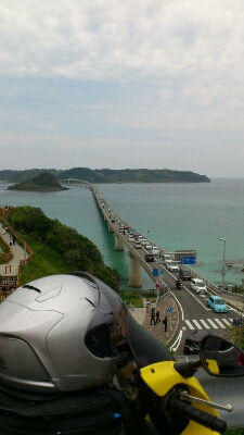角島大橋も大渋滞 現場とんかつ