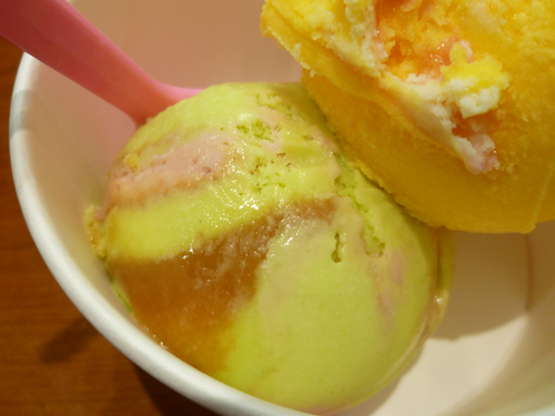 サーティワンアイスクリーム 池袋店_c0152767_1817148.jpg