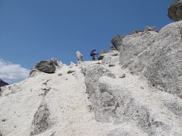 1ヶ月ぶりの山、新緑の日向山 -その2- 2014．4．27（日）_e0074969_12385526.jpg