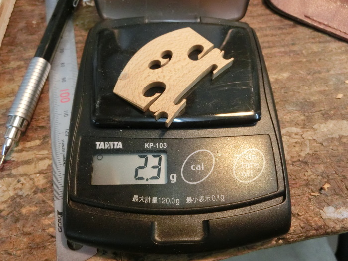 チェロ修理・駒調整&音調整_d0299605_14145317.jpg