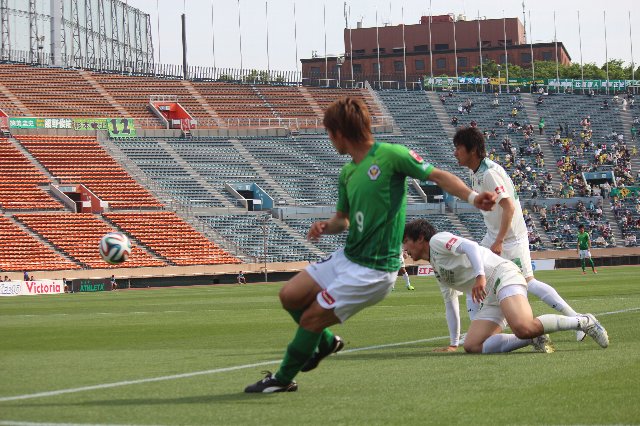 Ｊリーグ、三多摩対決は成らず！東京ヴェルデイ０－１ＦＣ岐阜_f0059321_1420450.jpg