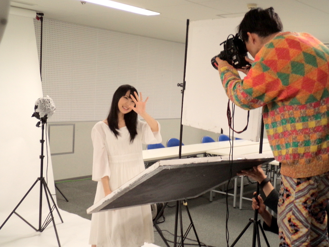 パンフ撮影風景　高柳明音さん！_f0236356_16453592.jpg