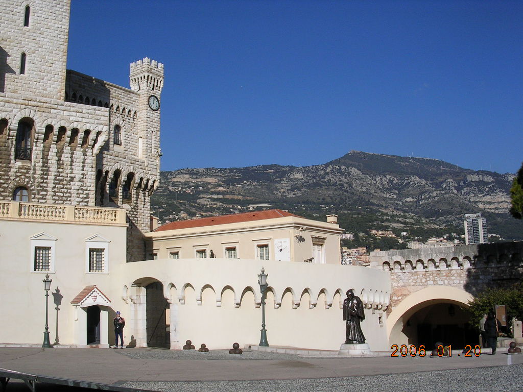 2006年2月8日(水)南フランス旅行記_f0060461_18501067.jpg