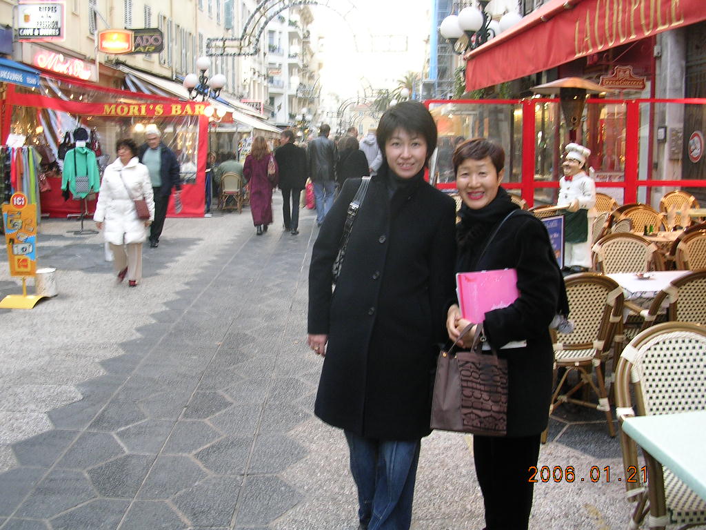 2006年2月8日(水)南フランス旅行記_f0060461_19295133.jpg