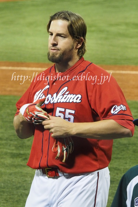 打で牽引 カープ4番 エルドレッド選手フォト 神宮4 24 Out Of Focus Baseballフォトブログ 19年終了