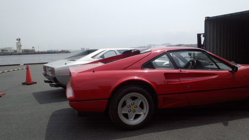 イタリアからの2台のフェラーリ_a0129711_15461932.jpg