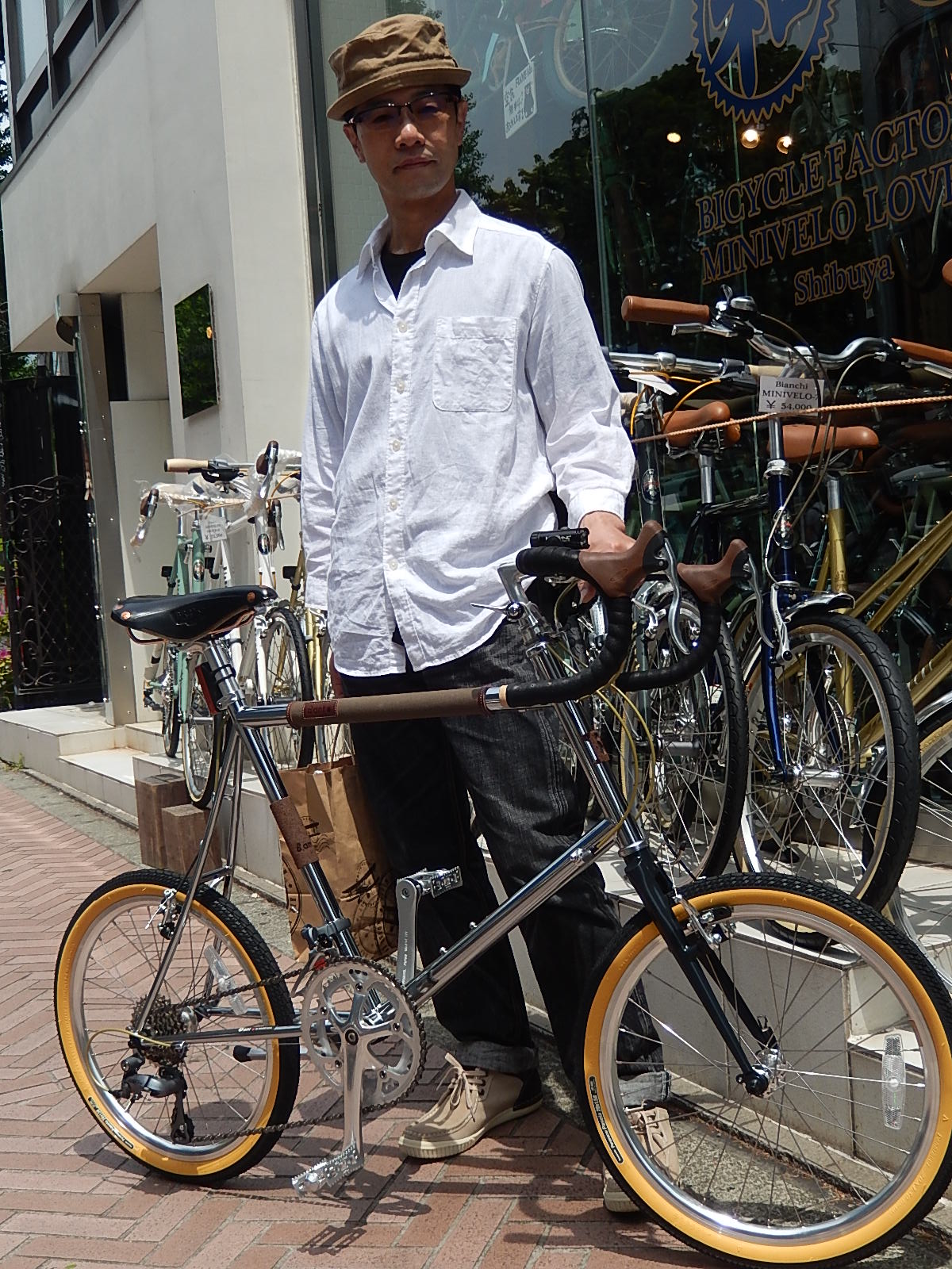 5月8日　渋谷　原宿　の自転車屋　FLAME bike前です!_e0188759_1250795.jpg