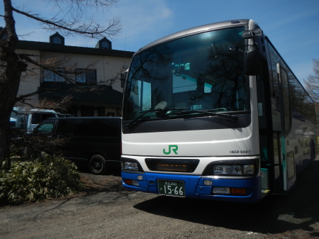 昨日より宿まで定期バスが入るようになりました。_e0120896_10321309.jpg