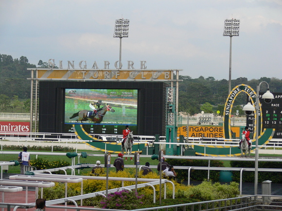シンガポール・クランジ競馬場への行き方 東京競馬場の怪人