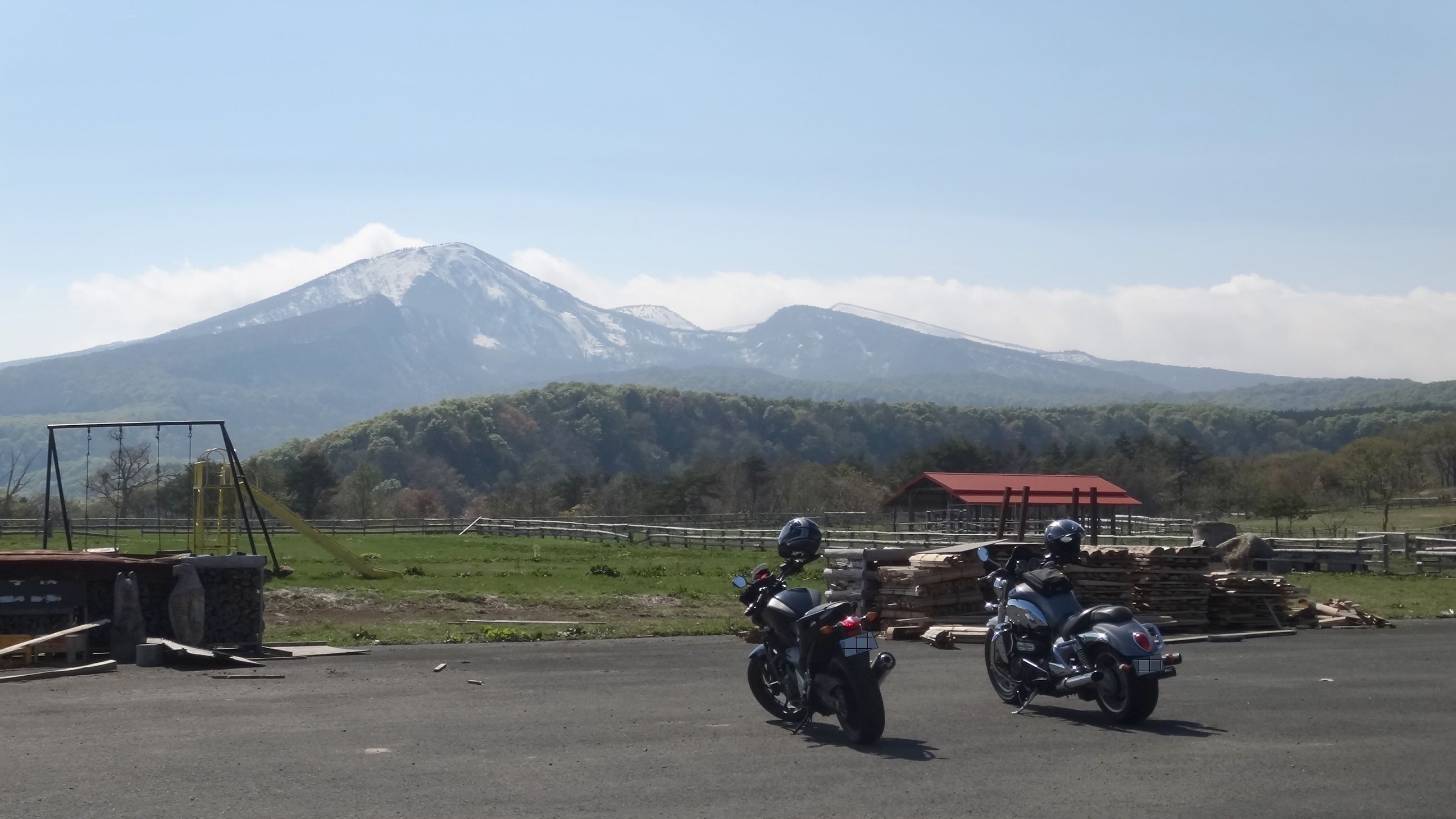 八甲田山 傘松峠近くの雪の壁 with Rocket Ⅲ_f0004270_22183429.jpg