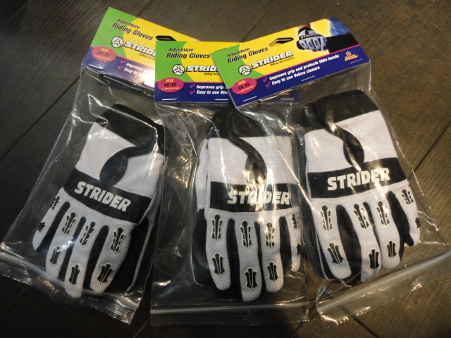 STRIDERのキッズグローブ入荷しました_b0189682_1863638.jpg