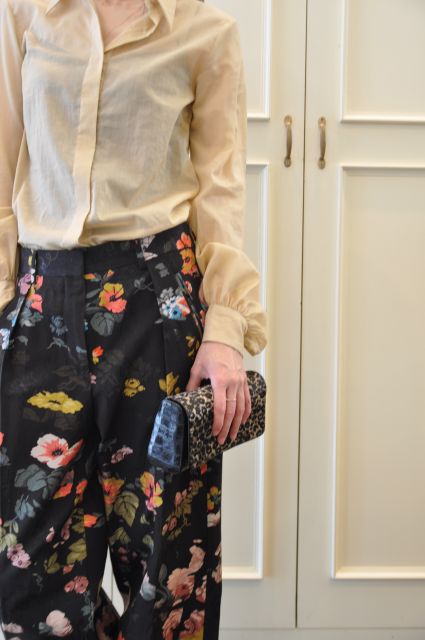 シャンパンゴールドのシャツ DRIES VAN NOTEN._b0110586_194642100.jpg
