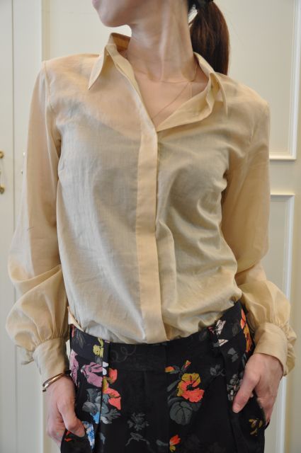 シャンパンゴールドのシャツ DRIES VAN NOTEN._b0110586_1953196.jpg