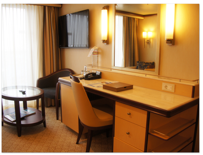 東カリブ海クルーズ(8) チェックイン&キャビン_d0210324_6514548.jpg