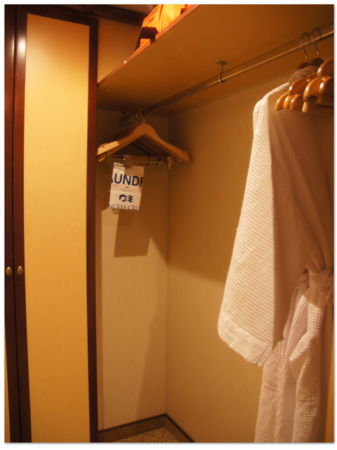 東カリブ海クルーズ(8) チェックイン&キャビン_d0210324_6515146.jpg