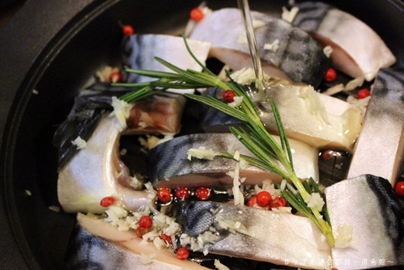 ノルウェー塩サバでお料理色々 その5 ワインにピッタリ 塩サバのアヒージョ スパイスと薬膳と