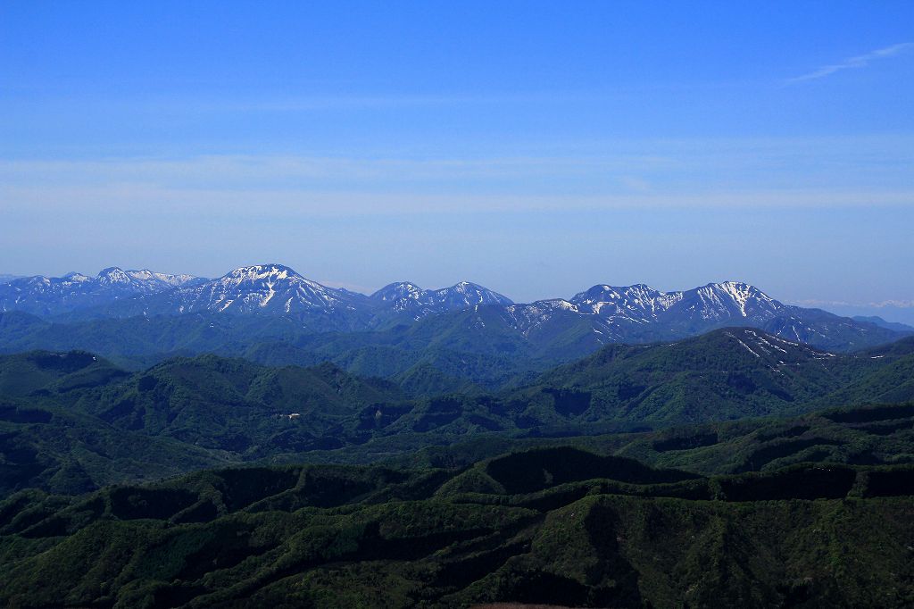 快晴の泉ヶ岳_e0137200_18174910.jpg