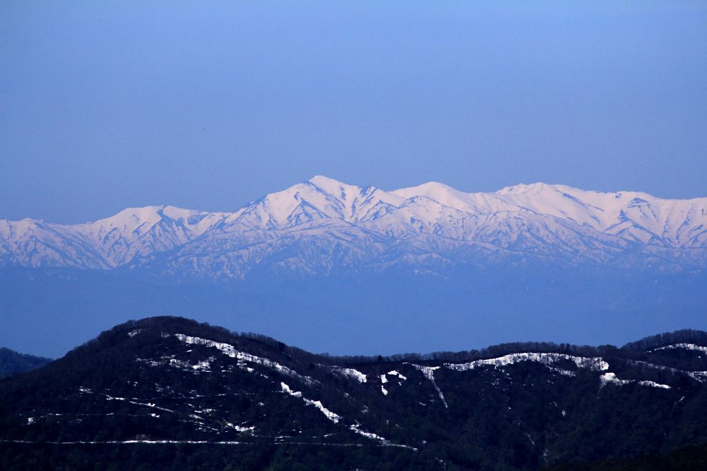 快晴の泉ヶ岳_e0137200_1821944.jpg