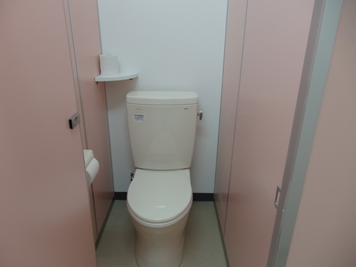 小豆沢校１階に女子トイレ新設_f0183116_14403893.jpg