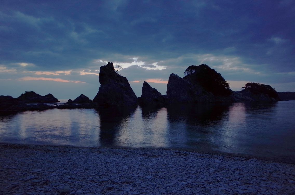 浄土ヶ浜で荘厳な夜明け。天使の梯子が！♪・・・２０１４年春の東北紀行（その９）_a0031821_10545086.jpg