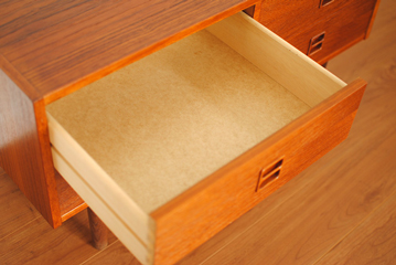 チークの古い家具_c0215933_14393226.jpg