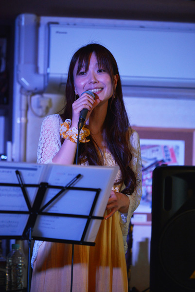 「ふぉと絵にい展」最終日〜KOCOAコラボライブ_b0175635_0564398.jpg
