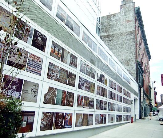 昔のNYの街角写真を未来へ残す野外アート作品 On the Walls of the Lower East Side_b0007805_22293075.jpg