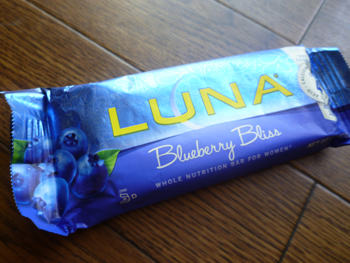 Luna Bar Blueberry Bliss_c0152767_16234935.jpg