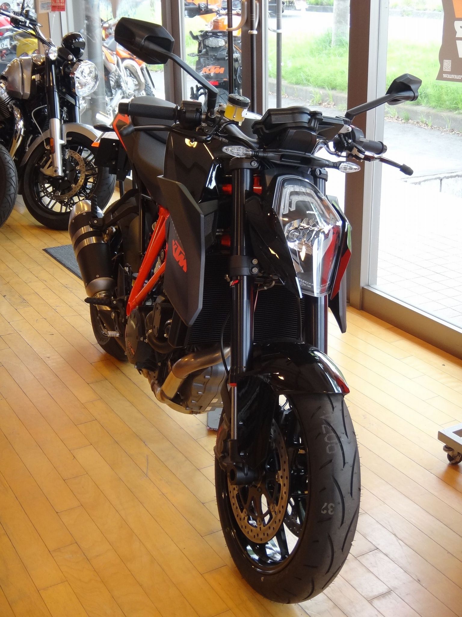 ﾊﾞｲｸ見聞 KTM 1290 Super Duke R 他_f0004270_20085295.jpg