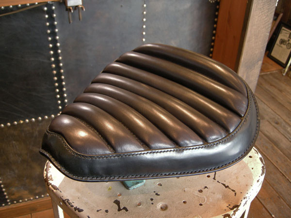 Saddle Seat  (Tuck n\' Roll)_f0161305_18192924.jpg