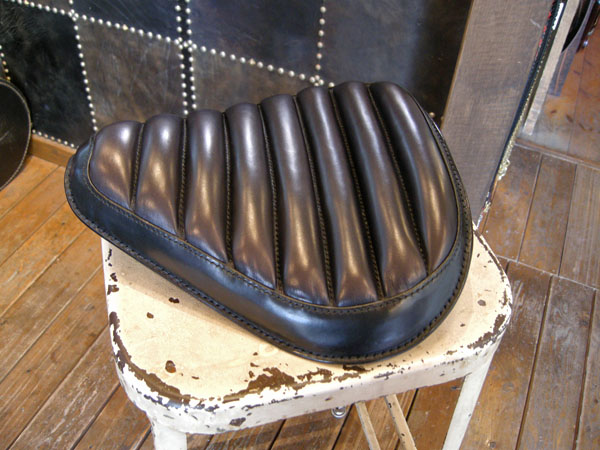 Saddle Seat  (Tuck n\' Roll)_f0161305_18194286.jpg