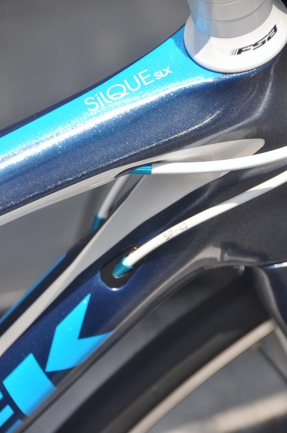 TREK 　SiLQUE  SLX、LEXA_b0246207_08122585.jpg