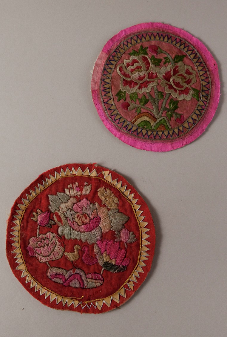 李朝  枕隅(ちんぐう)一対 李朝 華角貼枕隅「鳳凰の図」 S-134【売却済】 | 古美術 花地蔵