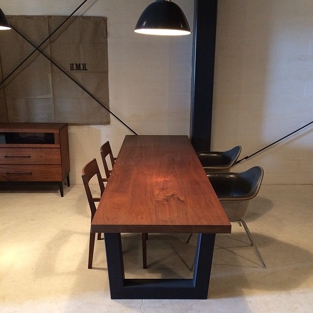 V DINING TABLE_c0146581_2238457.jpg