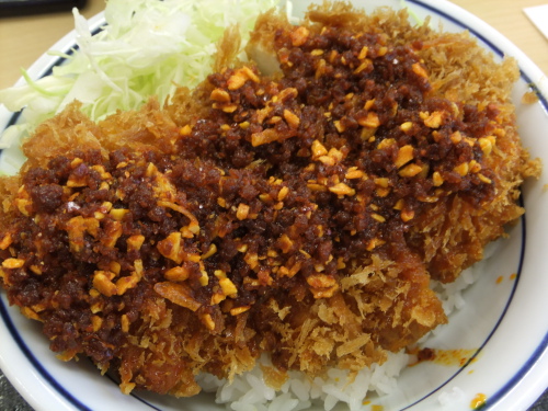 【フェア】かつや 特製ラー油チキンカツ丼、特製ラー油チキンカツ定食 100円引き券利用【期間限定】_d0188613_23464114.jpg