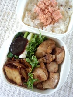 焼き鳥弁当_f0112873_23413999.jpg