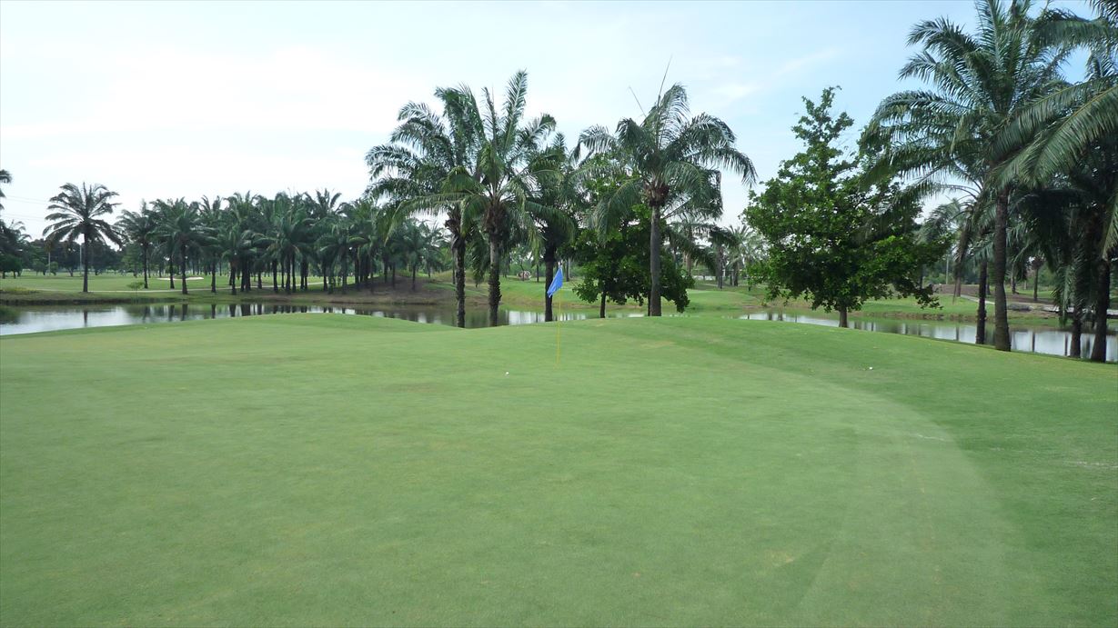タイのゴルフ場、Thanya Golf Club (その２)_c0050991_22224126.jpg