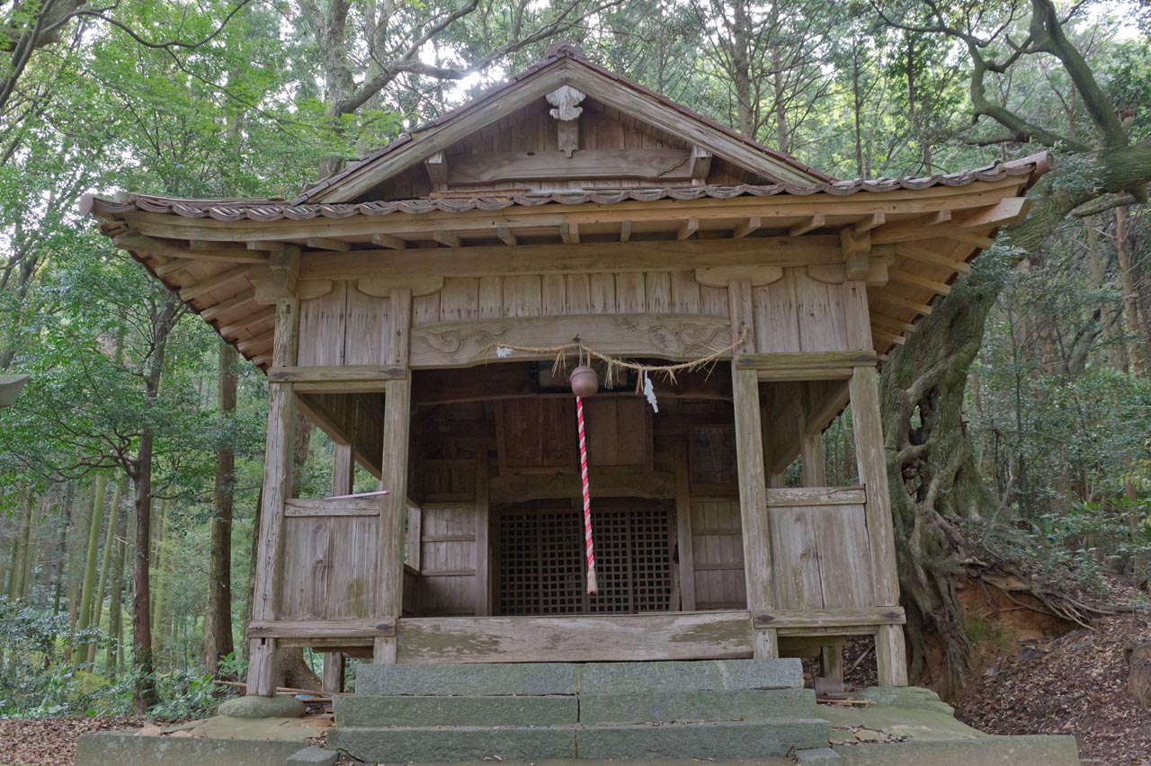 藤原神社　福岡県糸島市瑞梅寺（辰ヶ橋）_b0023047_06225527.jpg