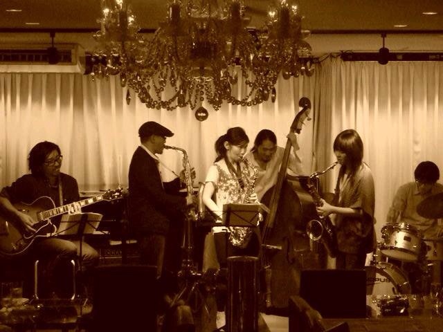 Jazzlive comin 広島 薬研堀 明日月曜日のライブ_b0115606_12202974.jpg