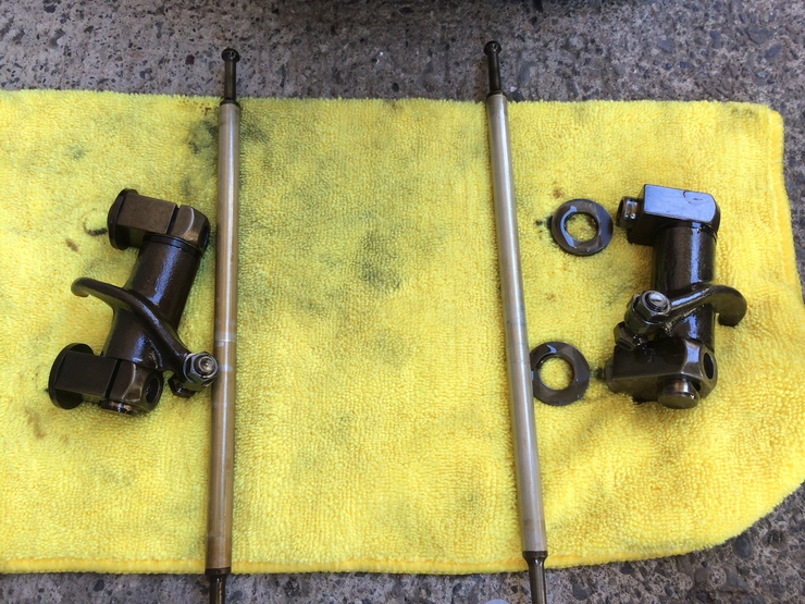 BMW エンジン部品 プッシュロッドチューブ、プッシュ4個づつ、ジャンクで BMW エンジン部品 プッシュロッドチューブ、プッシュ4個づつ